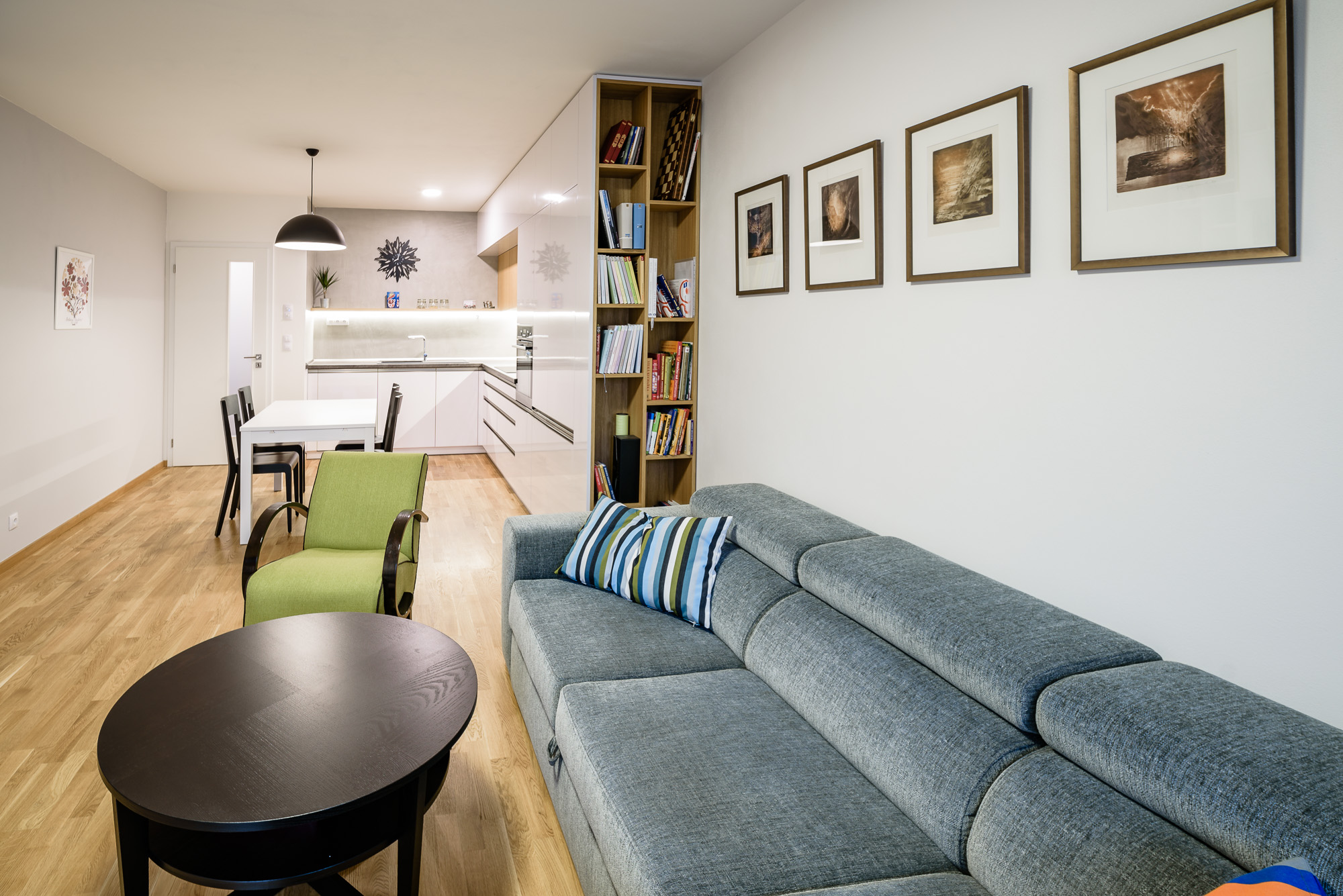 Kuchyň bytu v Praze - Foto 8