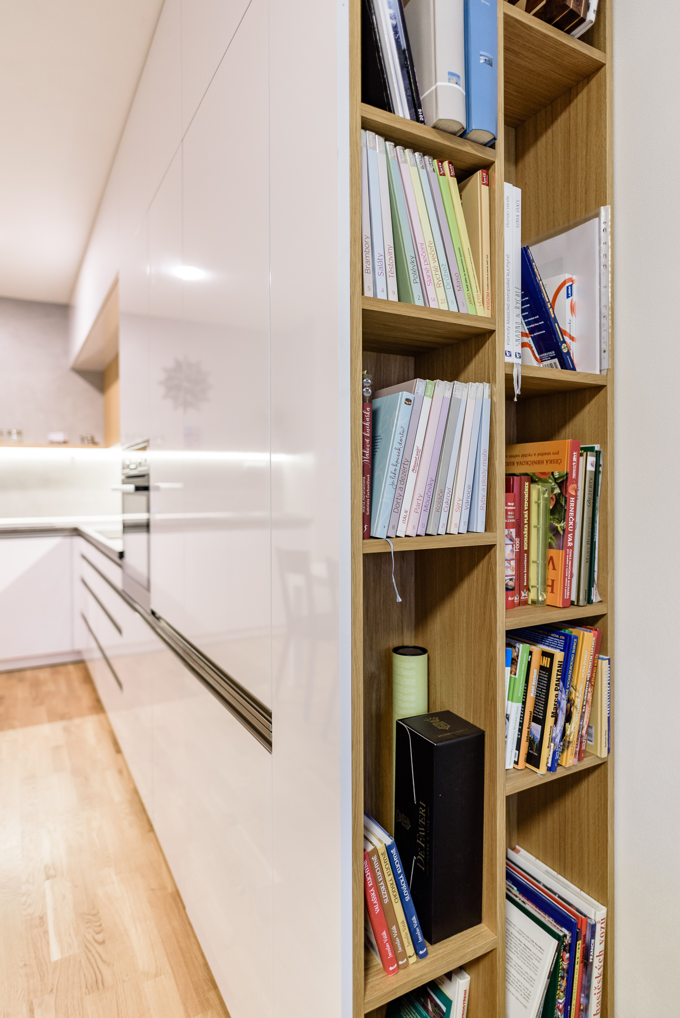 Kuchyň bytu v Praze - Foto 2