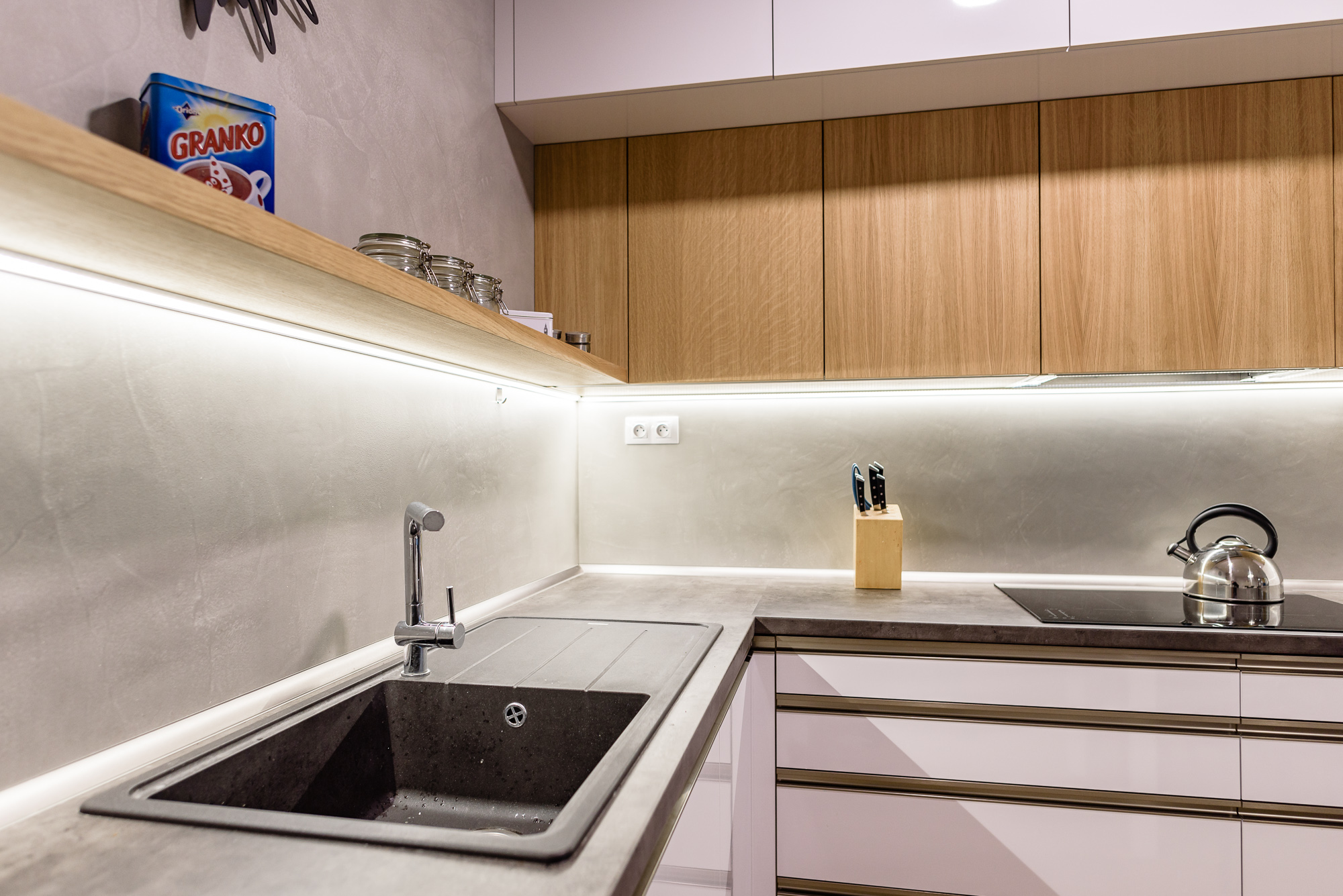 Kuchyň bytu v Praze - Foto 4